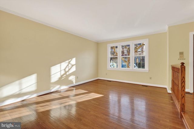 5880 WOODFIELD ESTATES DR, Alexandria, VA 22310