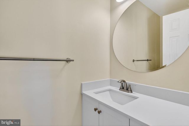 5880 WOODFIELD ESTATES DR, Alexandria, VA 22310