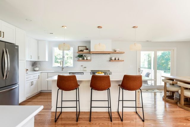 22 Sagamore Rd, Ipswich, MA 01938