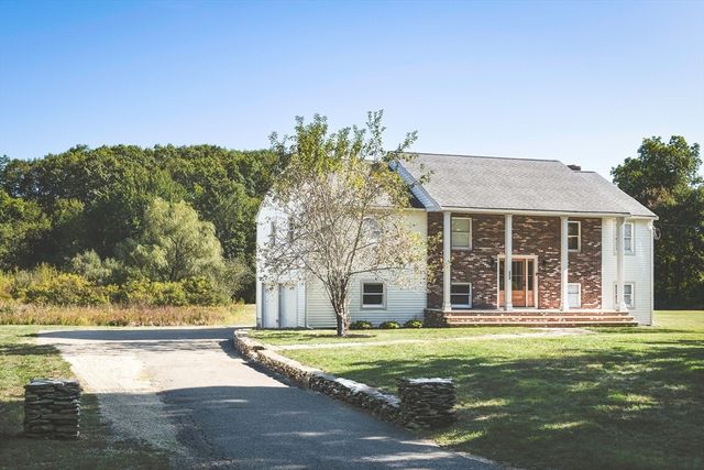 22 Sagamore Rd, Ipswich, MA 01938