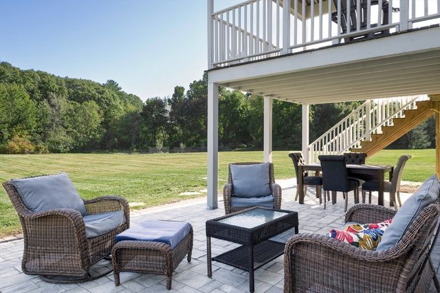 22 Sagamore Rd, Ipswich, MA 01938