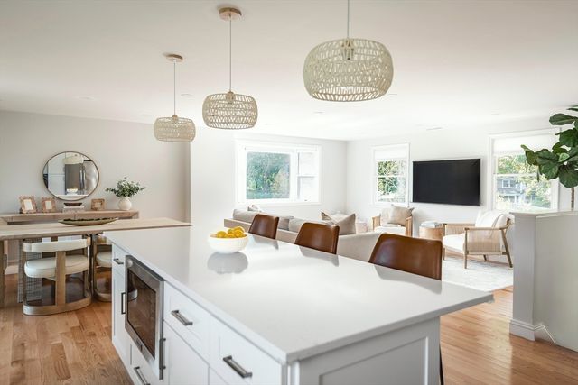 22 Sagamore Rd, Ipswich, MA 01938