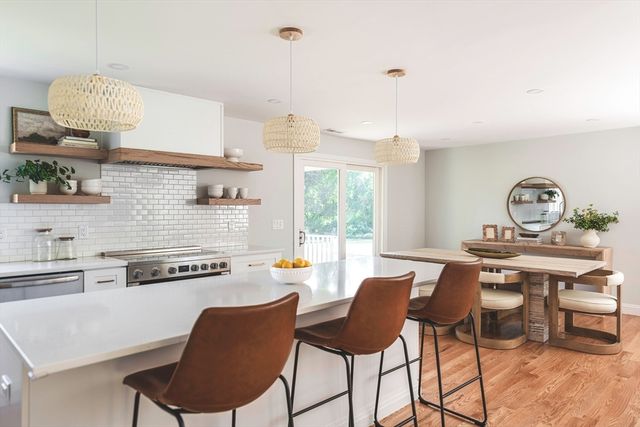 22 Sagamore Rd, Ipswich, MA 01938