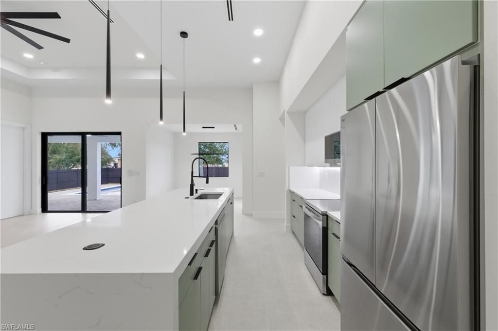 Image 15 of property listing at 408 SW 28th AVE, Cape Coral, FL 33991