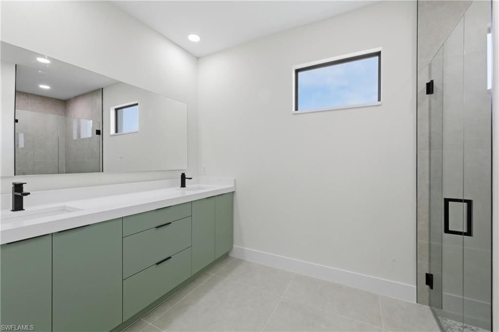 Image 22 of property listing at 408 SW 28th AVE, Cape Coral, FL 33991