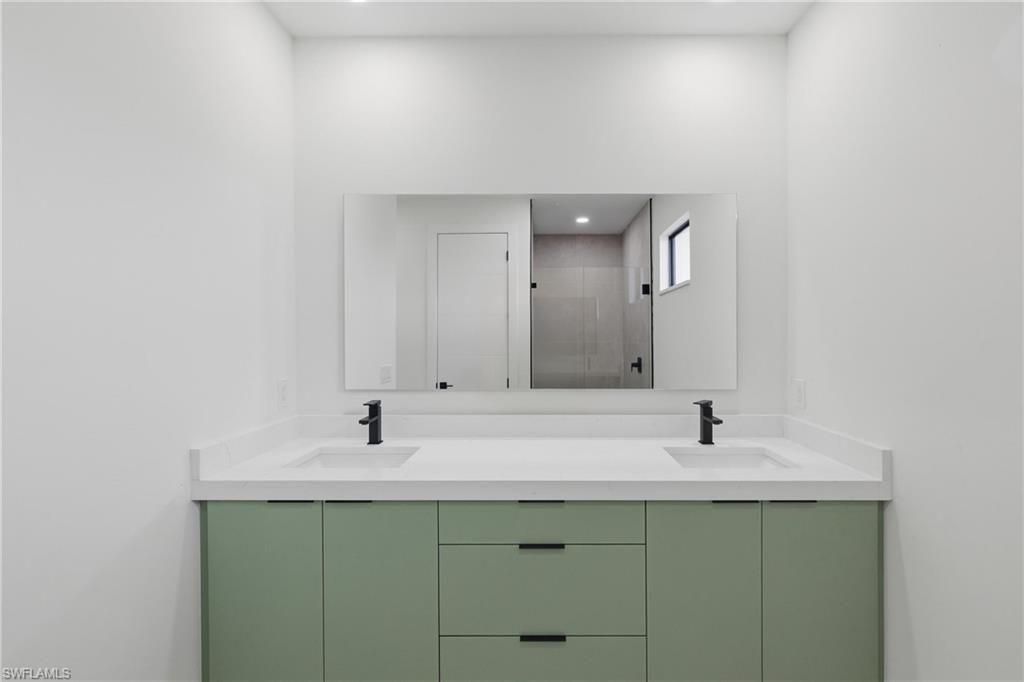 Image 23 of property listing at 408 SW 28th AVE, Cape Coral, FL 33991