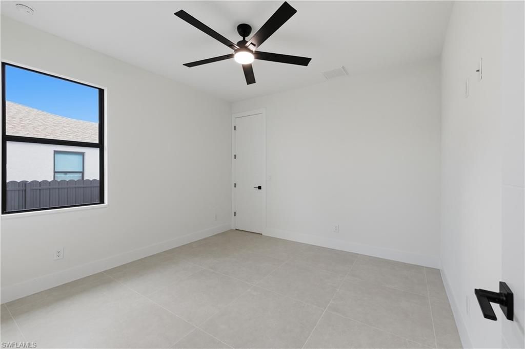 Image 33 of property listing at 408 SW 28th AVE, Cape Coral, FL 33991