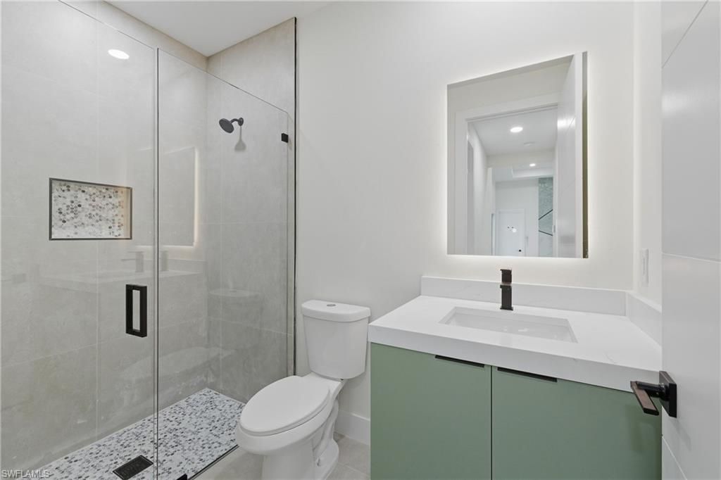 Image 35 of property listing at 408 SW 28th AVE, Cape Coral, FL 33991