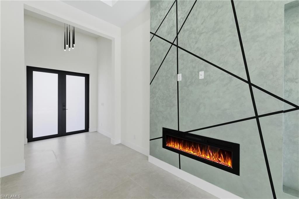 Image 5 of property listing at 408 SW 28th AVE, Cape Coral, FL 33991