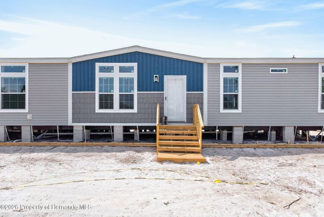 8388 Dalewood Drive, Weeki Wachee, FL 34613