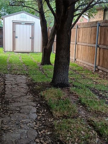 5616 Tucker Street, The Colony, TX 75056