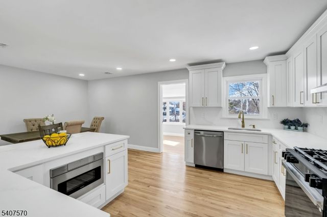 27 Marian Dr, Montgomery Twp., NJ 08502