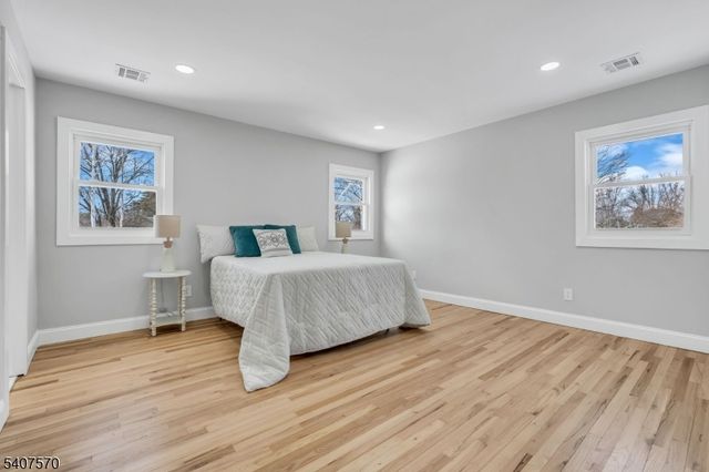 27 Marian Dr, Montgomery Twp., NJ 08502