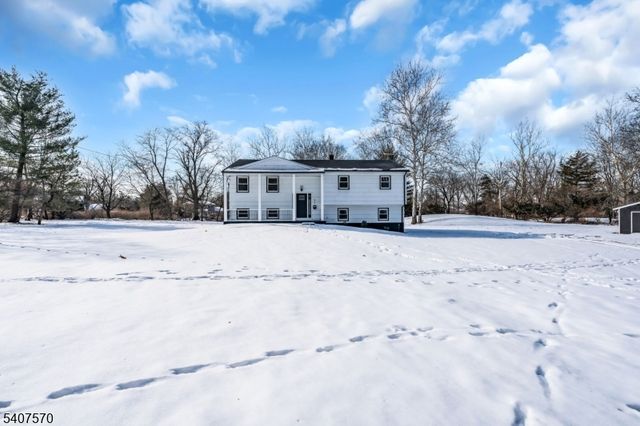 27 Marian Dr, Montgomery Twp., NJ 08502