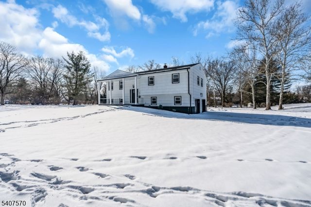 27 Marian Dr, Montgomery Twp., NJ 08502