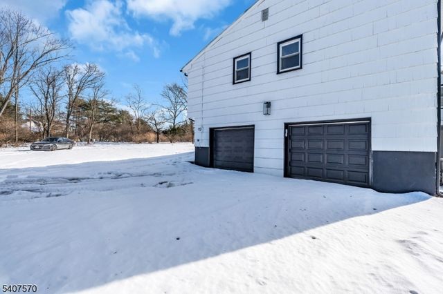 27 Marian Dr, Montgomery Twp., NJ 08502