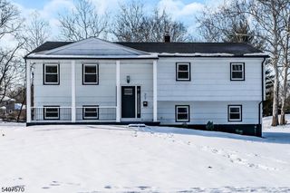 27 Marian Dr, Montgomery Twp., NJ 08502