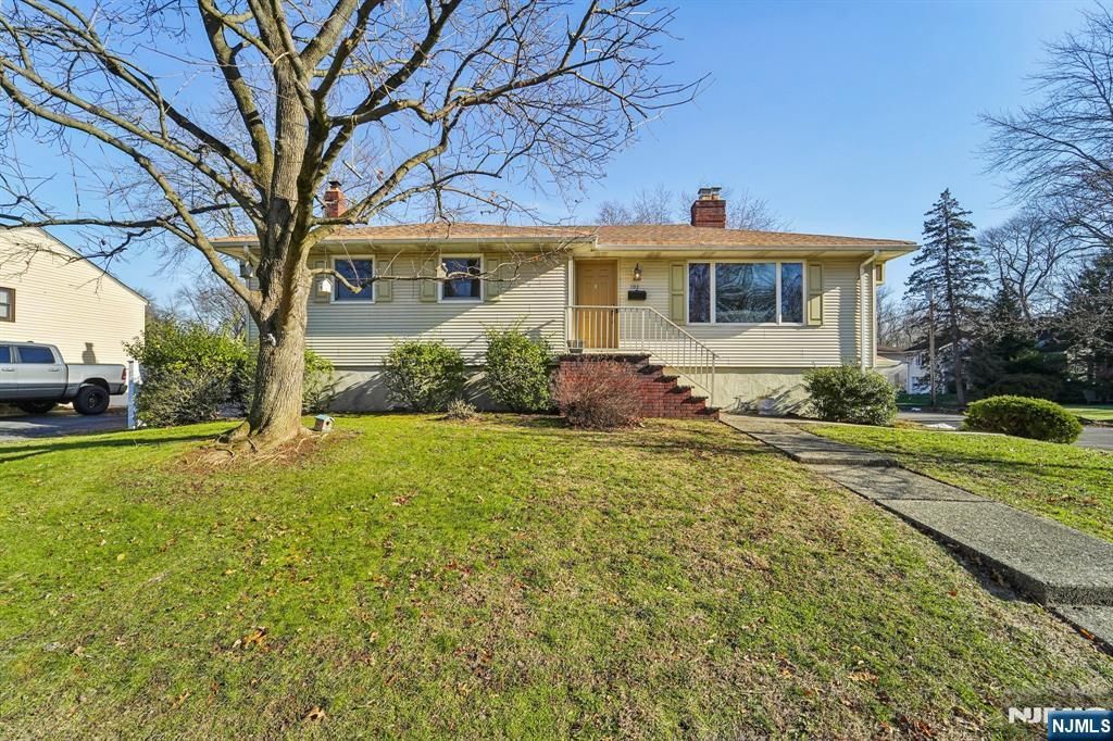 103 Hickory Street, Twp Of Washington, NJ 07676