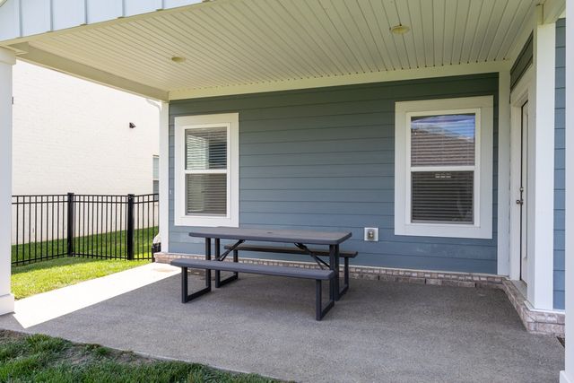 1406 Serenity Ct, Hendersonville, TN 37075