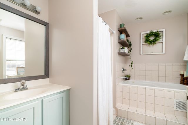 5301 Mattice Lane, Corryton, TN 37721