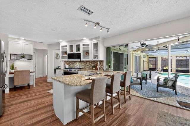 1200 EDEN ISLE BOULEVARD NE, St Petersburg, FL 33704