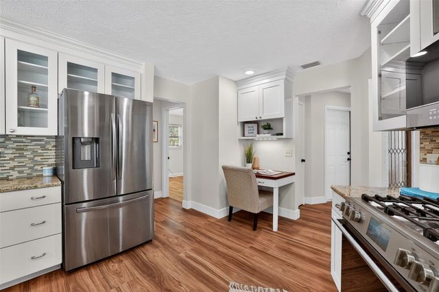 1200 EDEN ISLE BOULEVARD NE, St Petersburg, FL 33704