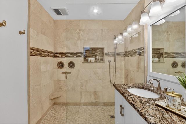 1200 EDEN ISLE BOULEVARD NE, St Petersburg, FL 33704