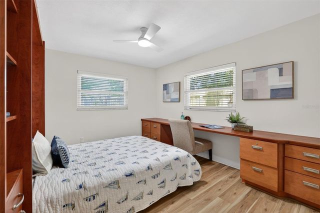 1200 EDEN ISLE BOULEVARD NE, St Petersburg, FL 33704