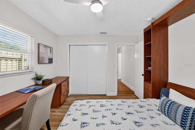 1200 EDEN ISLE BOULEVARD NE, St Petersburg, FL 33704