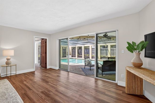 1200 EDEN ISLE BOULEVARD NE, St Petersburg, FL 33704