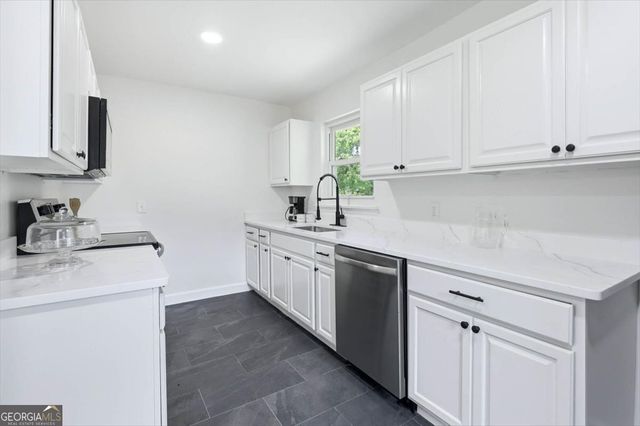 1012 W Lewis Street, Rossville, GA 30741