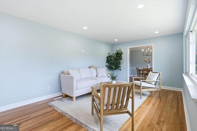 1012 W Lewis Street, Rossville, GA 30741