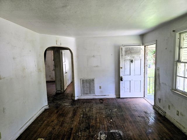 1430 Forest Park BLVD NW, Roanoke, VA 24017