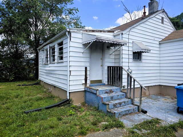 1430 Forest Park BLVD NW, Roanoke, VA 24017