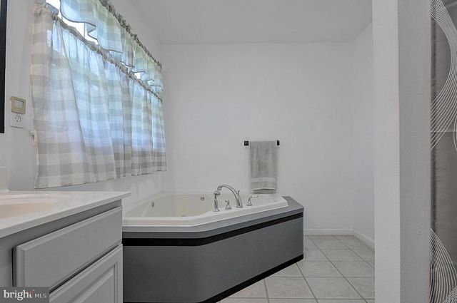 121 SWEETBRIAR LN, Winchester, VA 22603