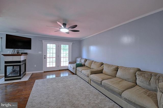121 SWEETBRIAR LN, Winchester, VA 22603
