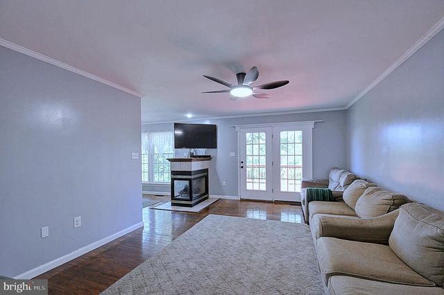 121 SWEETBRIAR LN, Winchester, VA 22603