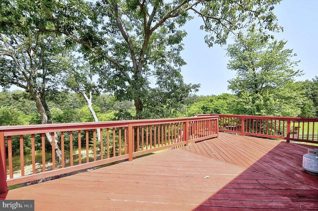 121 SWEETBRIAR LN, Winchester, VA 22603