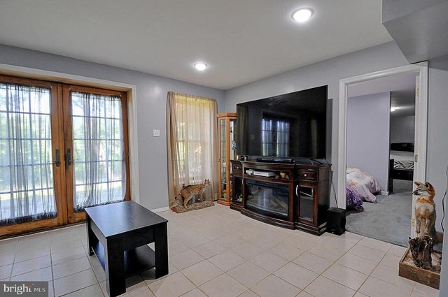 121 SWEETBRIAR LN, Winchester, VA 22603