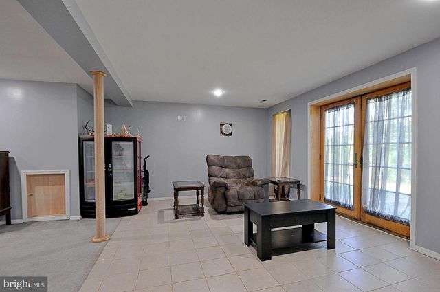 121 SWEETBRIAR LN, Winchester, VA 22603