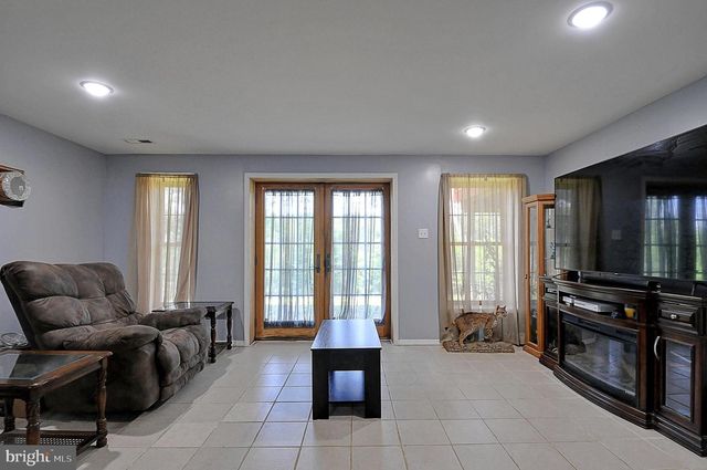121 SWEETBRIAR LN, Winchester, VA 22603