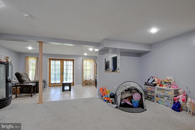 121 SWEETBRIAR LN, Winchester, VA 22603