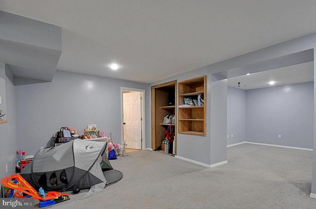 121 SWEETBRIAR LN, Winchester, VA 22603