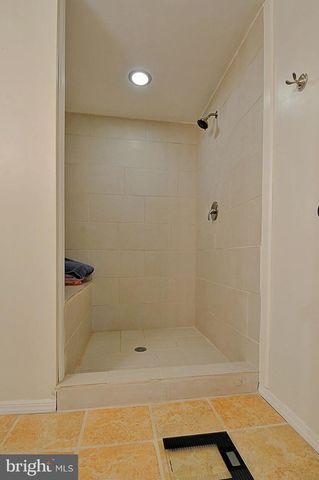 121 SWEETBRIAR LN, Winchester, VA 22603