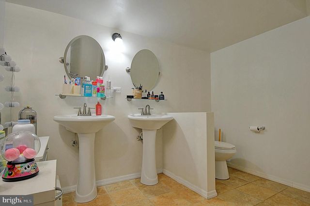 121 SWEETBRIAR LN, Winchester, VA 22603
