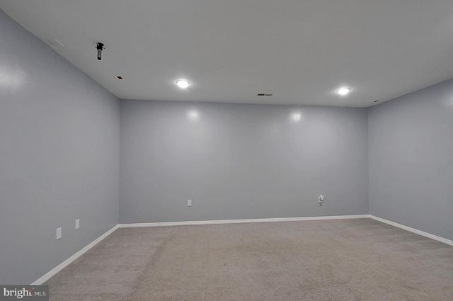 121 SWEETBRIAR LN, Winchester, VA 22603