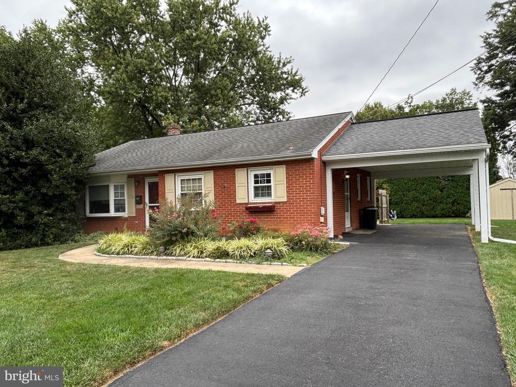 6351 CARPENTER ST., East Petersburg, PA 17520