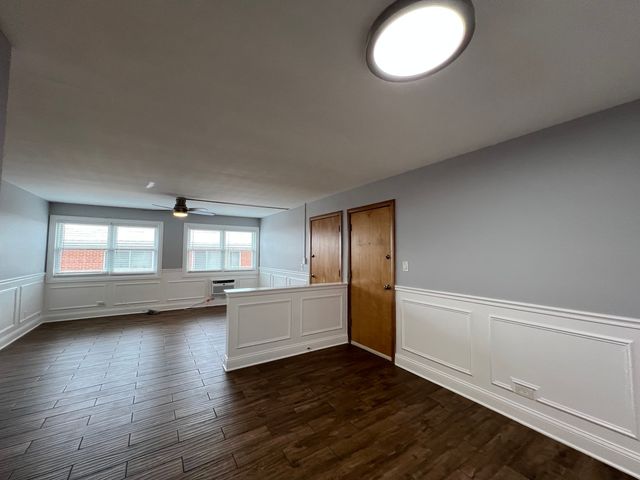 1220 Carol Street 2B, Park Ridge, IL 60068