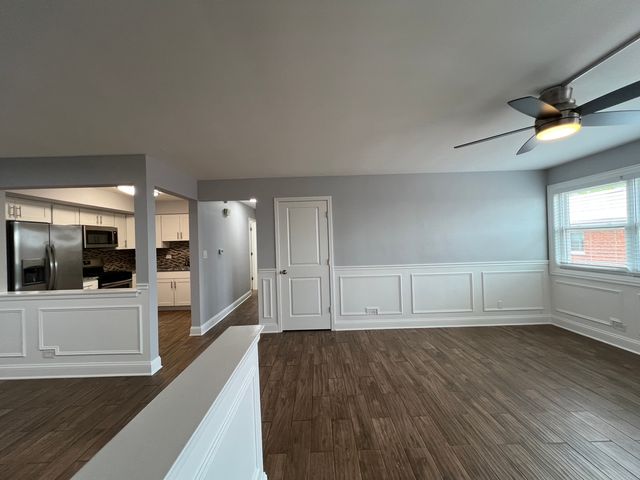 1220 Carol Street 2B, Park Ridge, IL 60068
