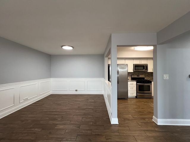 1220 Carol Street 2B, Park Ridge, IL 60068